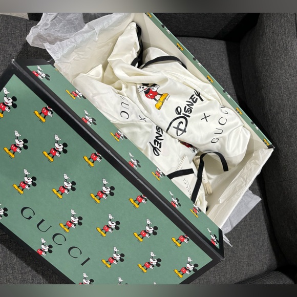 Gucci Women’s Disney Rhyton with Mickey
Size 37.5 - Picture 7 of 7